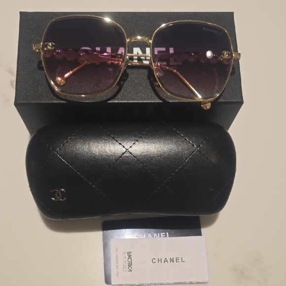 CHANEL Gold Frame Sunglasses with Purple Gradient Lenses - Picture 9 of 9
